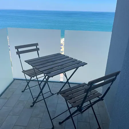 Horizon Conero Family X 6 Free Apartment