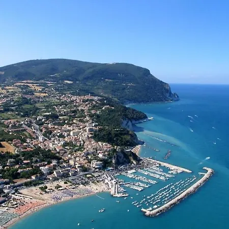 Horizon Conero Family X 6 Free Apartment *